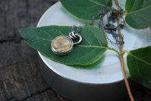 Load image into Gallery viewer, Delicate rutile quartz spinner necklace