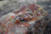 Load image into Gallery viewer, Mauve czech glass horseshoe earrings