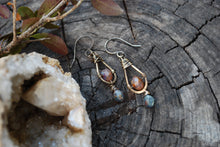 Load image into Gallery viewer, Oxidized brass mauve tear drop earrings
