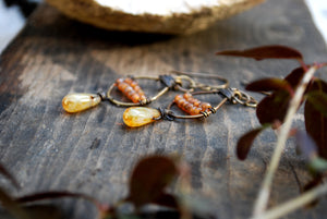 Woven dangle earrings, peach honey & mottled caramel czech glass
