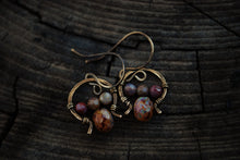Load image into Gallery viewer, Mauve czech glass horseshoe earrings
